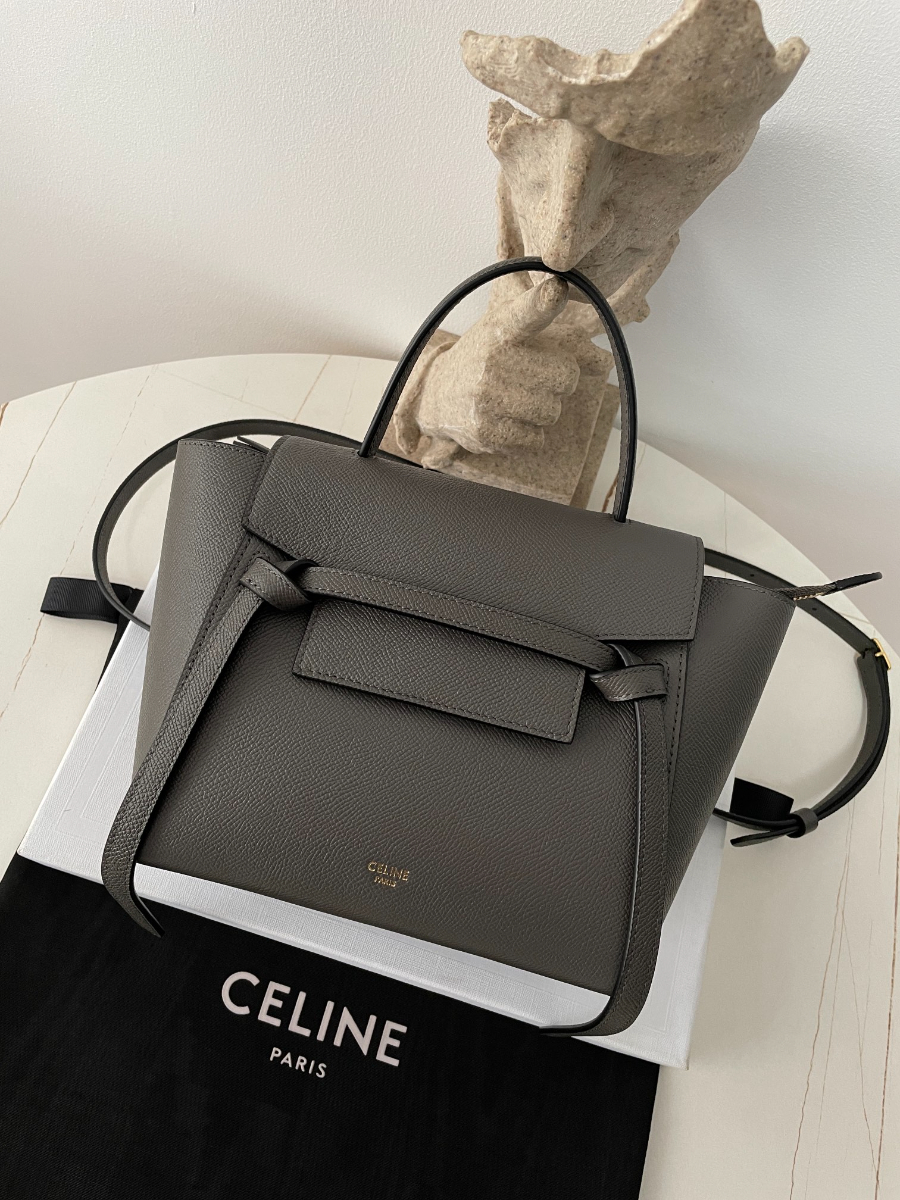 셀린느 그레인드 카프스킨 마이크로 벨트백 다크 그레이 202010cm 18900302.jpg