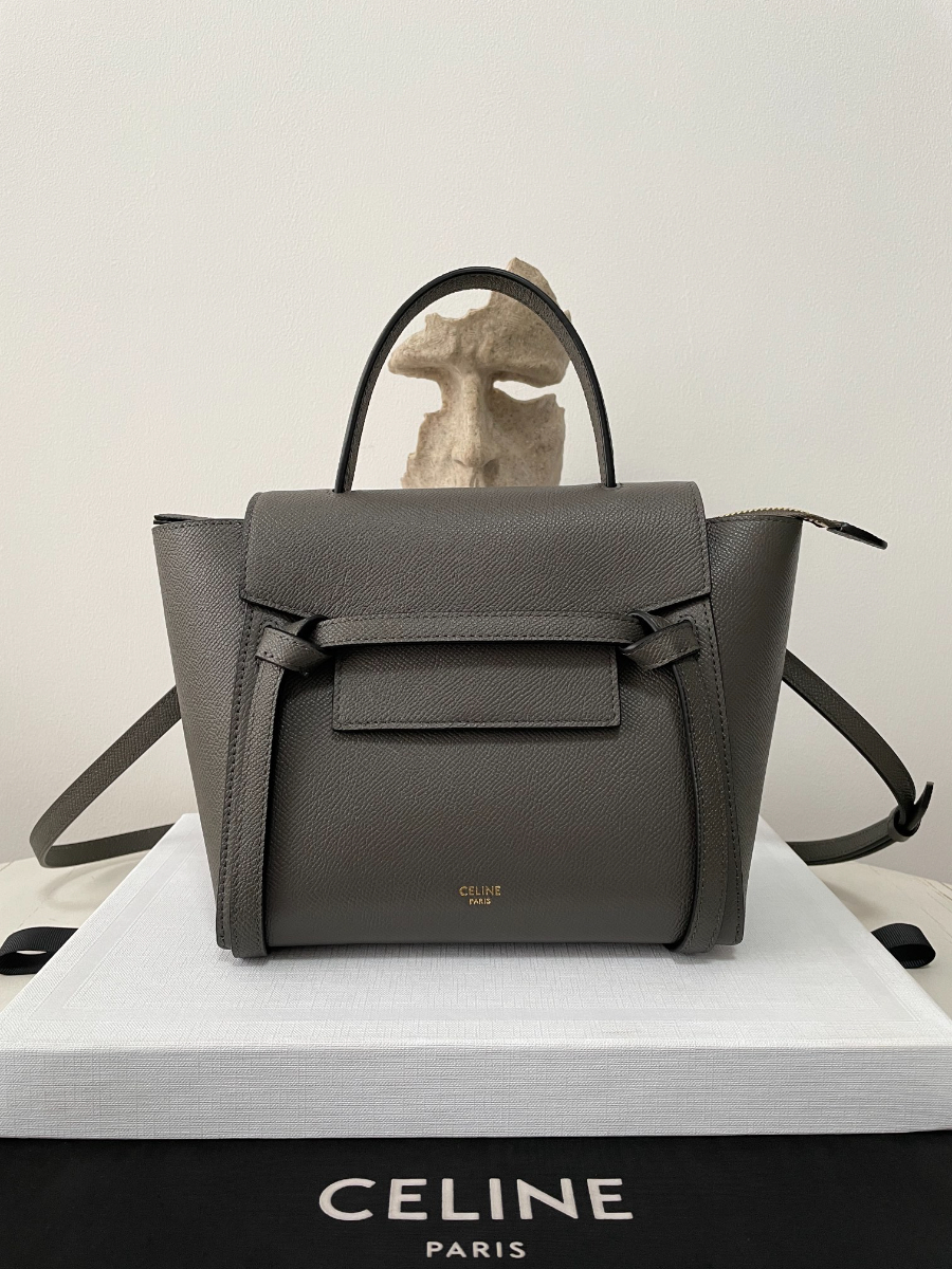 셀린느 그레인드 카프스킨 마이크로 벨트백 다크 그레이 202010cm 18900303.jpg