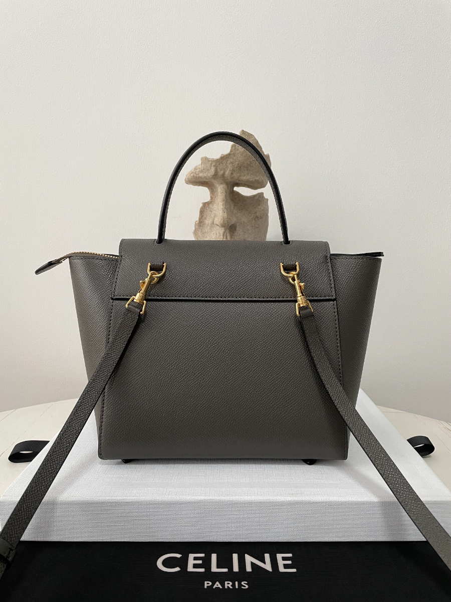 셀린느 그레인드 카프스킨 마이크로 벨트백 다크 그레이 202010cm 18900304.jpg