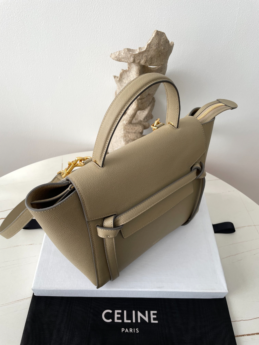 셀린느 그레인드 카프스킨 마이크로 벨트백 베이지 242013cm 18915306.jpg