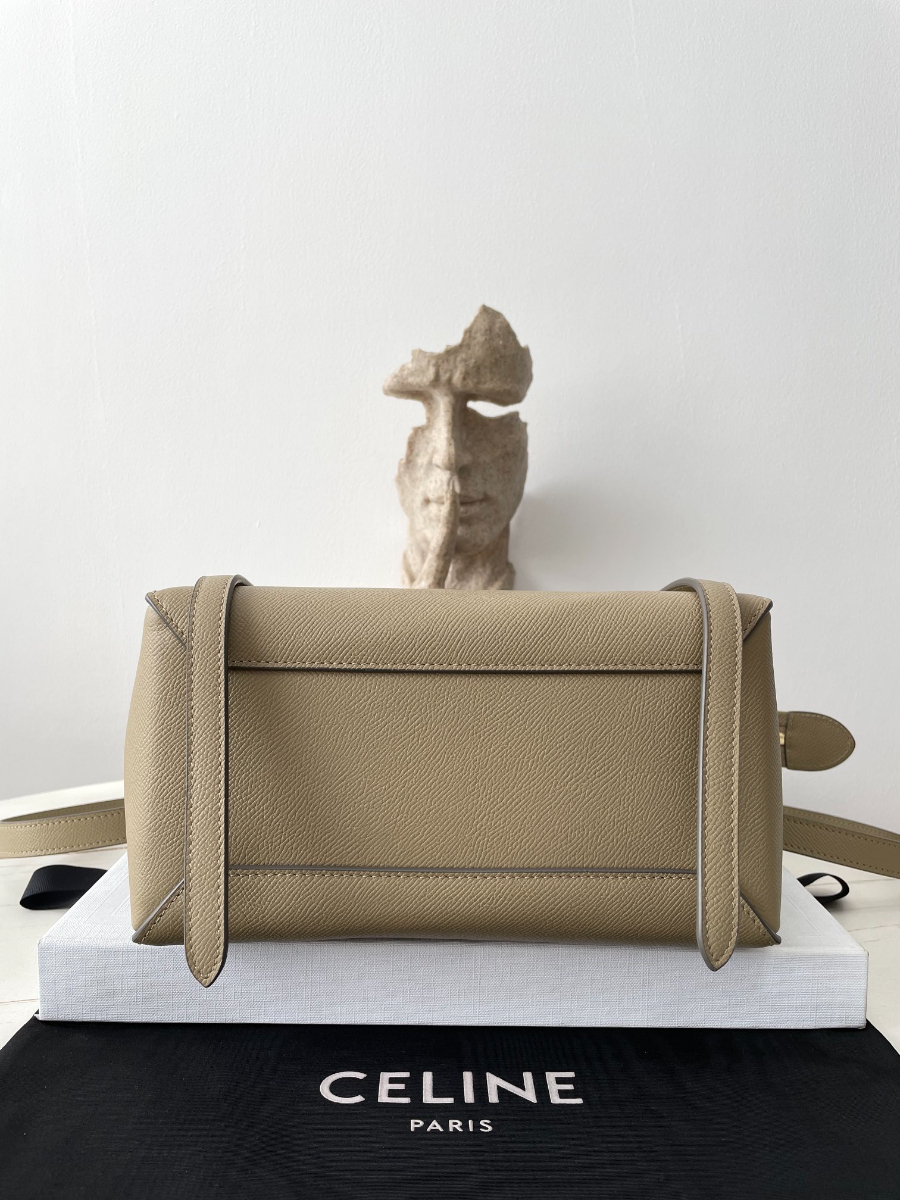 셀린느 그레인드 카프스킨 마이크로 벨트백 베이지 242013cm 18915307.jpg