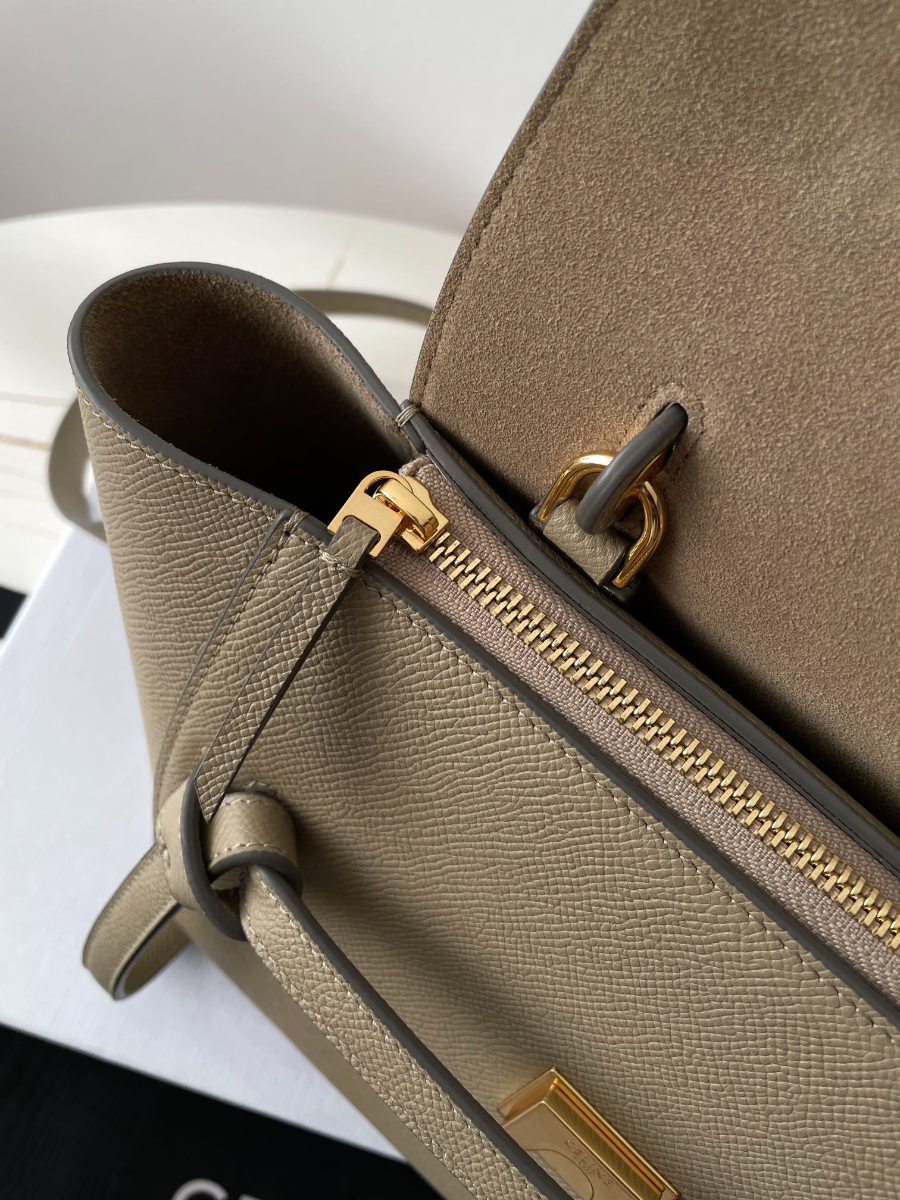 셀린느 그레인드 카프스킨 마이크로 벨트백 베이지 242013cm 18915310.jpg