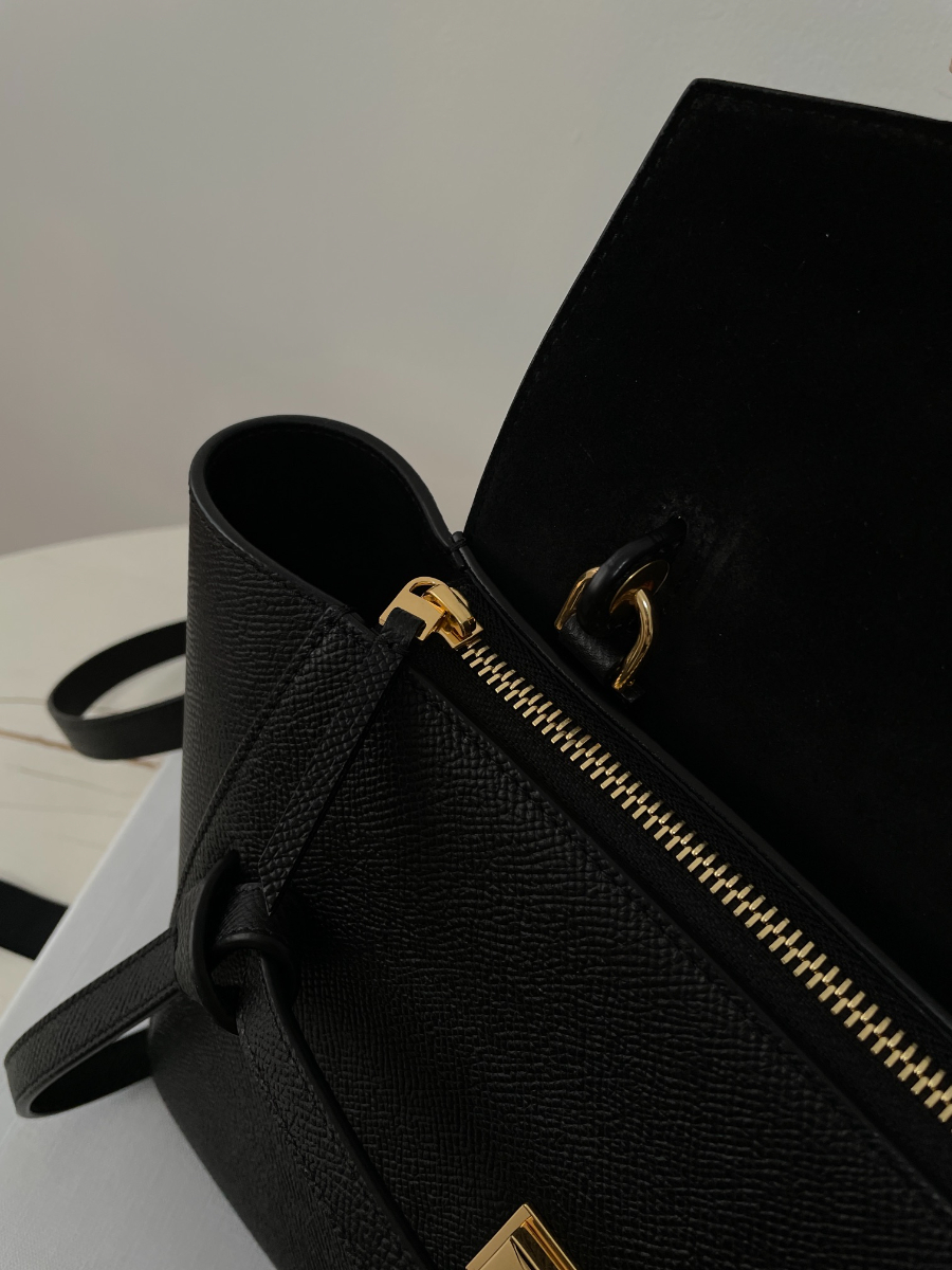 셀린느 그레인드 카프스킨 마이크로 벨트백 블랙 242013cm 18915309.jpg