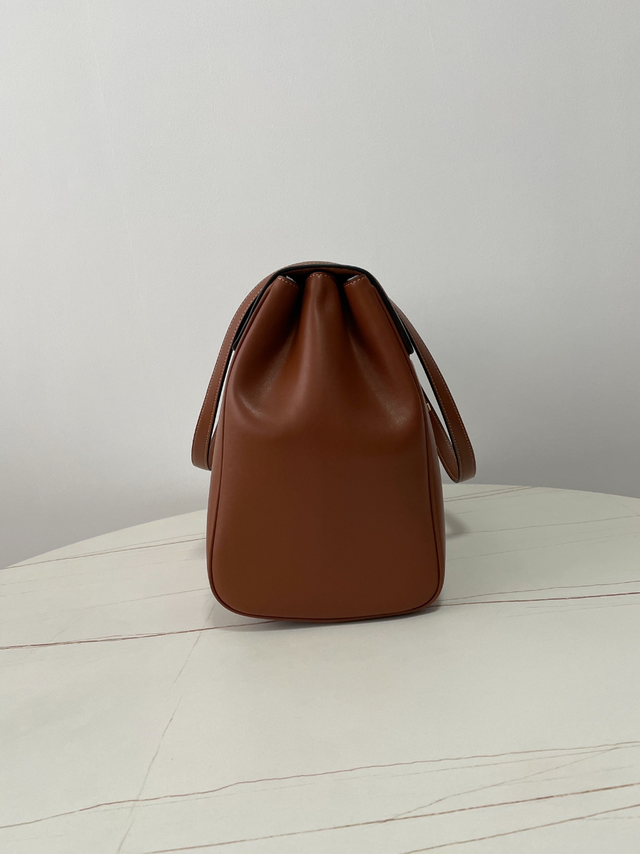 셀린느 라지 소프트 16 백 195543 382618cm 브라운05.jpg