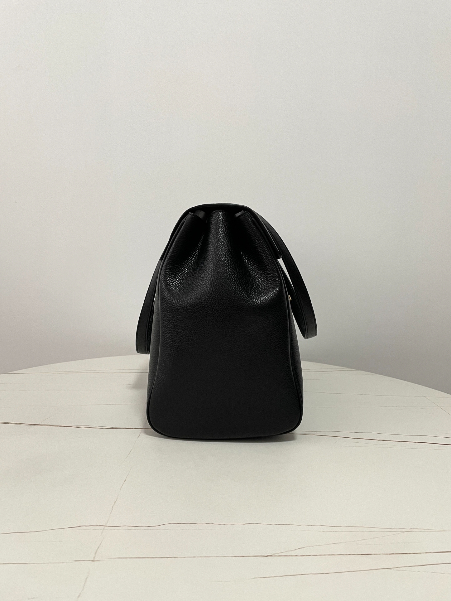 셀린느 라지 소프트 16 백 195543 382618cm 블랙05.jpg