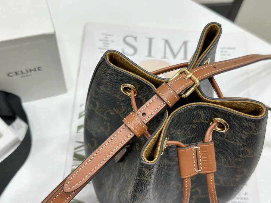 셀린느 마이크로 세일러 트리옹프 캔버스 10M742 13.517.511cm 블랙 스몰09.jpg