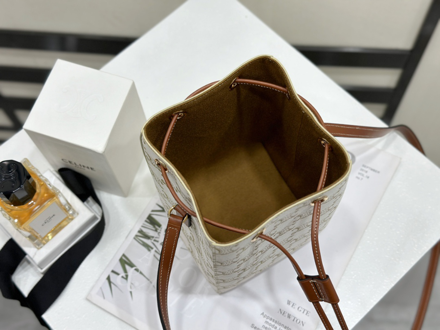 셀린느 마이크로 세일러 트리옹프 캔버스 10M742 13.517.511cm 화이트 스몰09.jpg