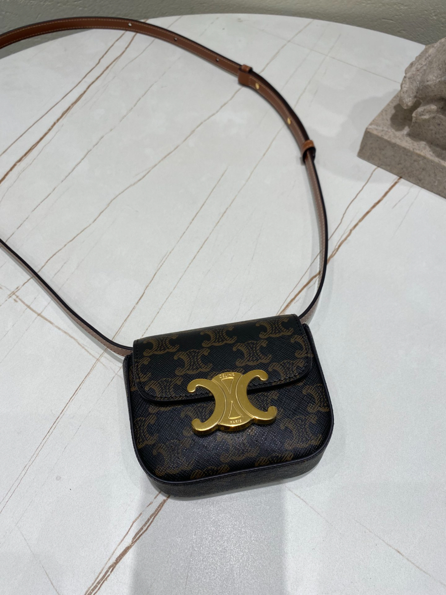 셀린느 미니 클로드 트리오페 캔버스 숄더백 1184cm 10I51205.jpg