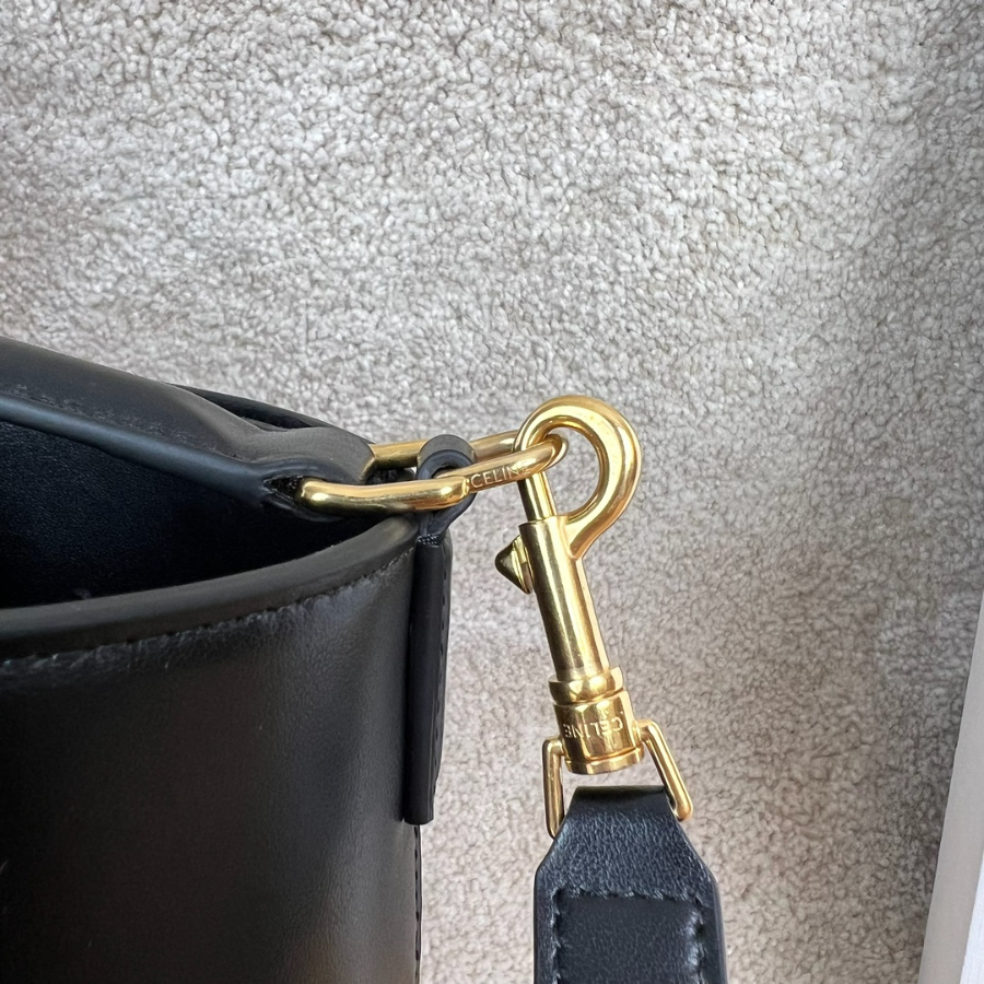 셀린느 미디엄 루이즈백 282416cm 블랙 1166137.jpg
