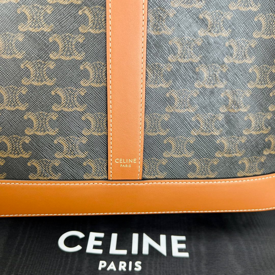 셀린느 미디엄 버킷 트리옹프 캔버스 블랙 31.531.516cm 11507209.jpg