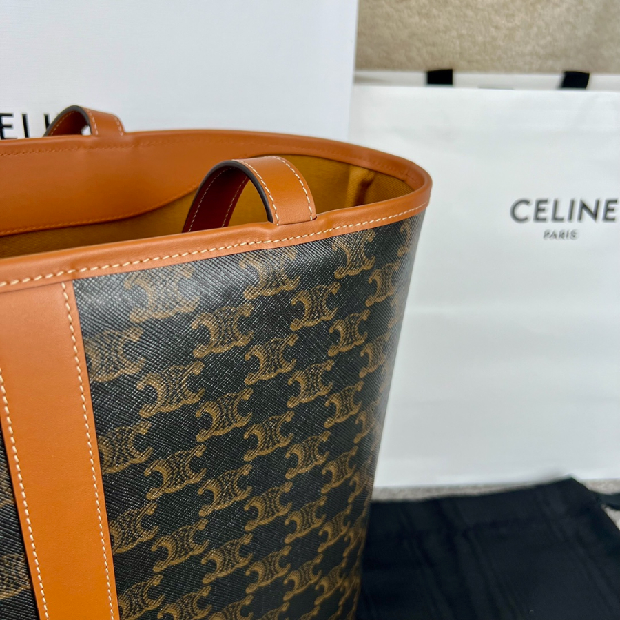 셀린느 미디엄 버킷 트리옹프 캔버스 블랙 31.531.516cm 11507208.jpg