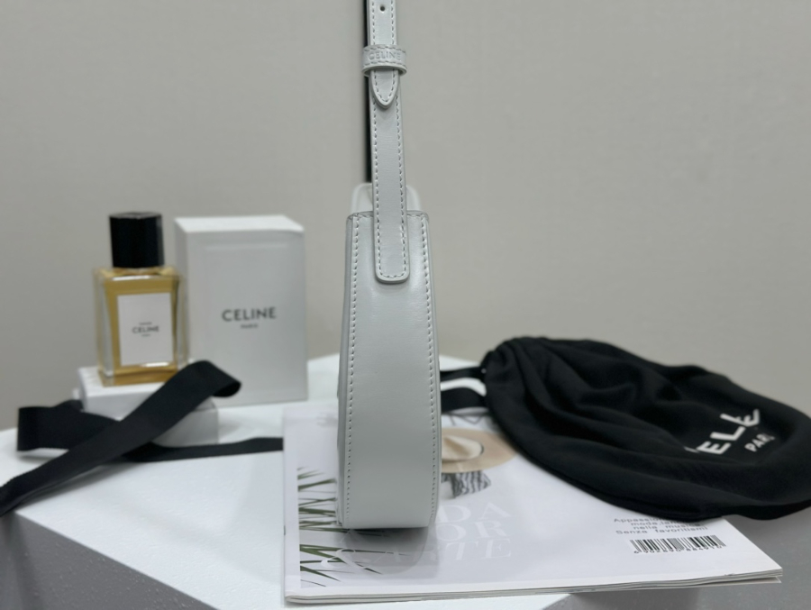 셀린느 미디엄 틸리 백 2213.54cm 화이트 11570306.jpg