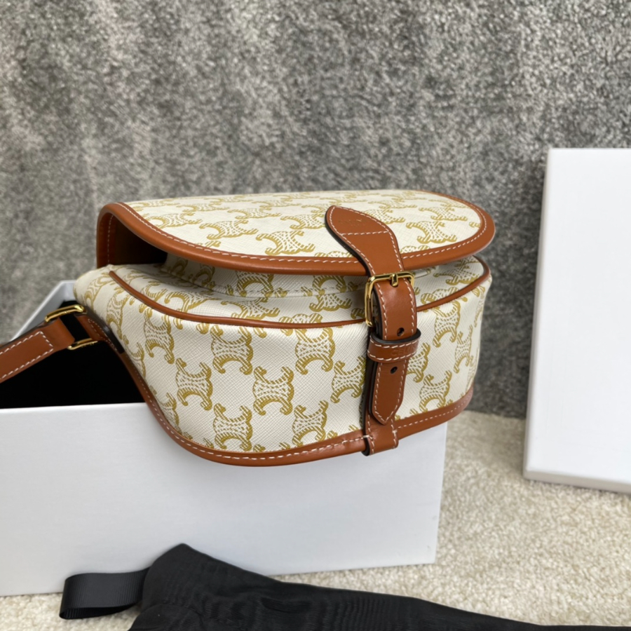 셀린느 미디엄 폴코 백 트리옹프 캔버스 18176.5cm 화이트 19150207.jpg