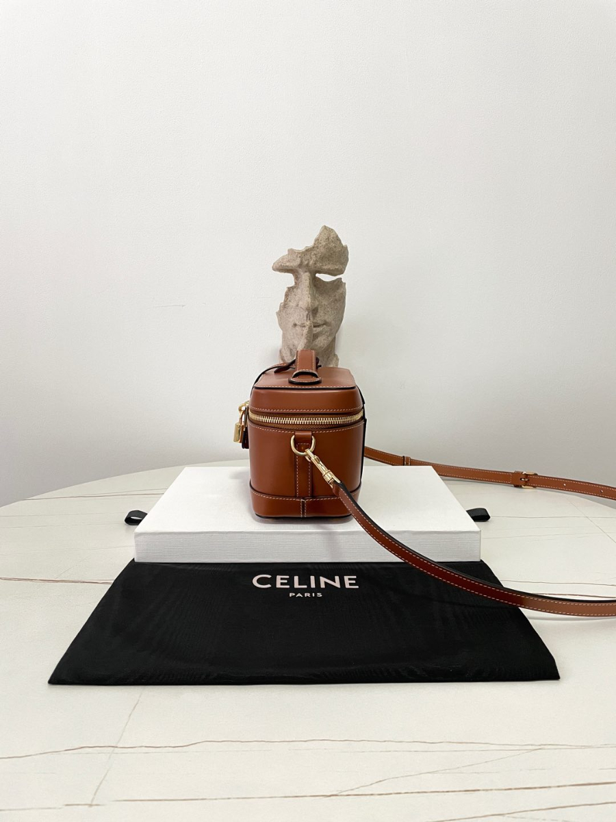 셀린느 배니티 내츄럴 카프스킨 백 브라운 181218cm 11946308.jpg