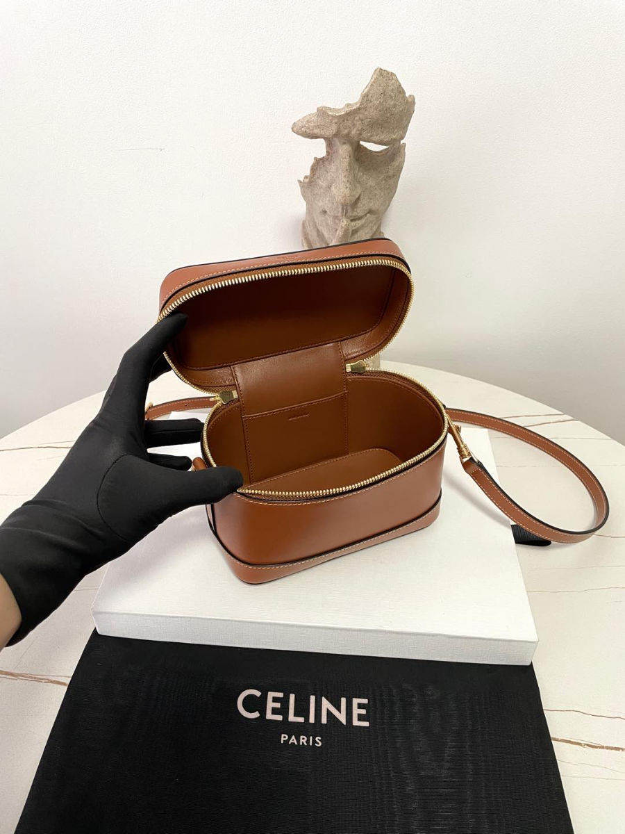 셀린느 배니티 내츄럴 카프스킨 백 브라운 181218cm 11946310.jpg