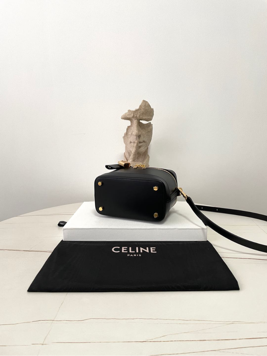 셀린느 배니티 내츄럴 카프스킨 백 블랙 181218cm 11946308.jpg