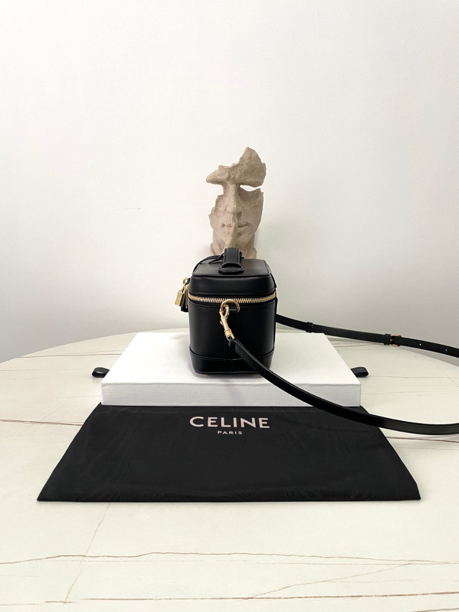 셀린느 배니티 내츄럴 카프스킨 백 블랙 181218cm 11946307.jpg