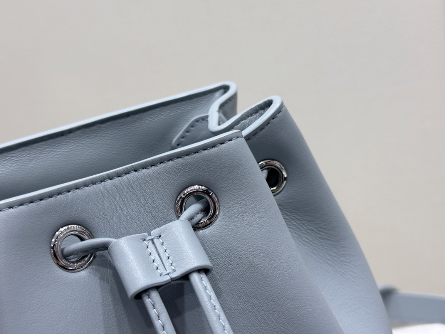 셀린느 보니 스무스 백팩 251813cm 118703 라이트 블루08.jpg