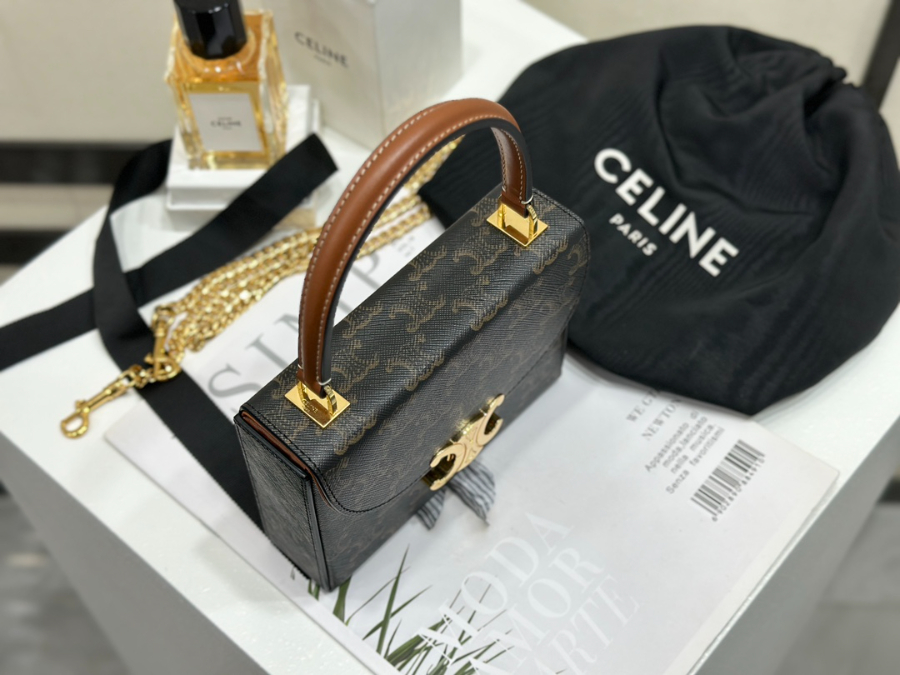 셀린느 블랑딘 박스 백 1612.34cm 118593 올 오버 로고06.jpg