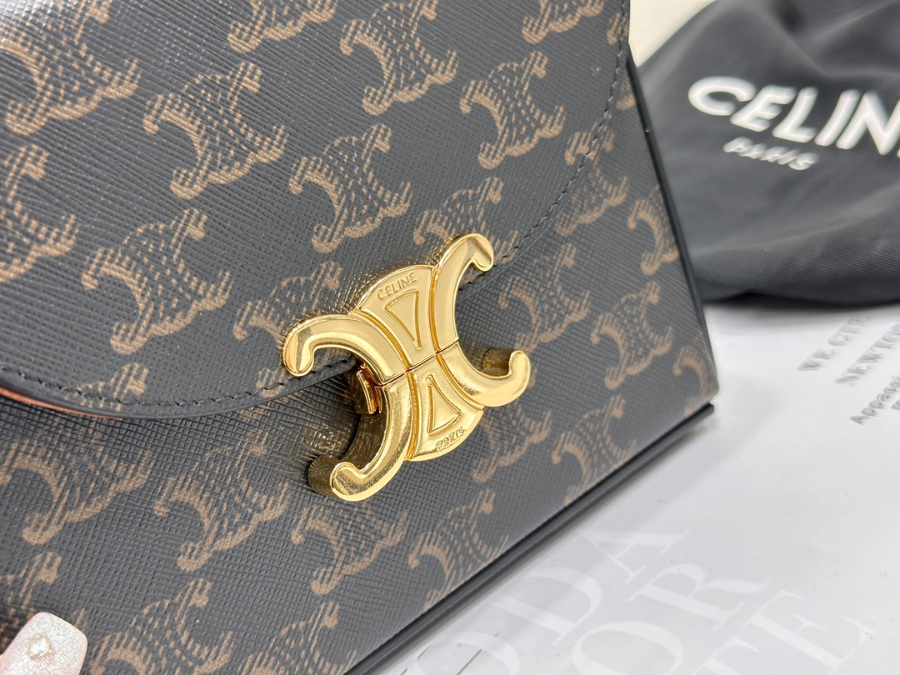 셀린느 블랑딘 박스 백 1612.34cm 118593 올 오버 로고09.jpg