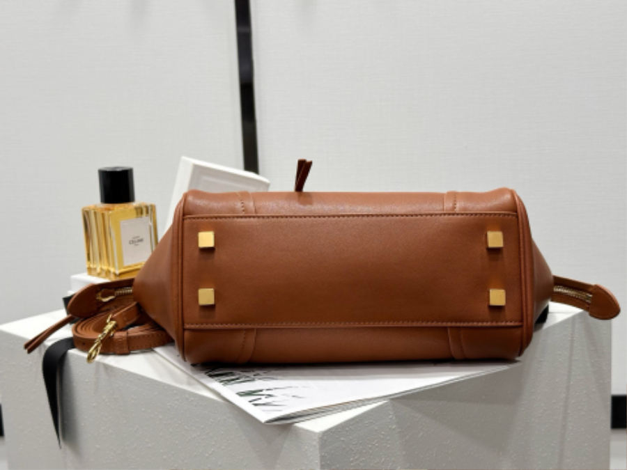 셀린느 스몰 뉴 러기지 서플 샤이니 램스킨 124213 38.511.516.5cm 브라운07.jpg