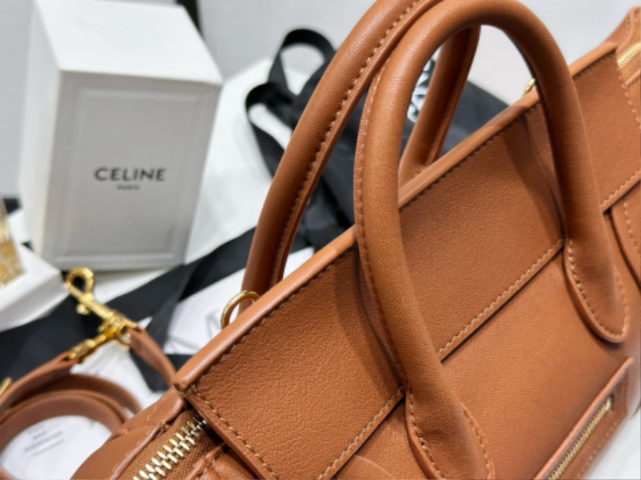 셀린느 스몰 뉴 러기지 서플 샤이니 램스킨 124213 38.511.516.5cm 브라운10.jpg