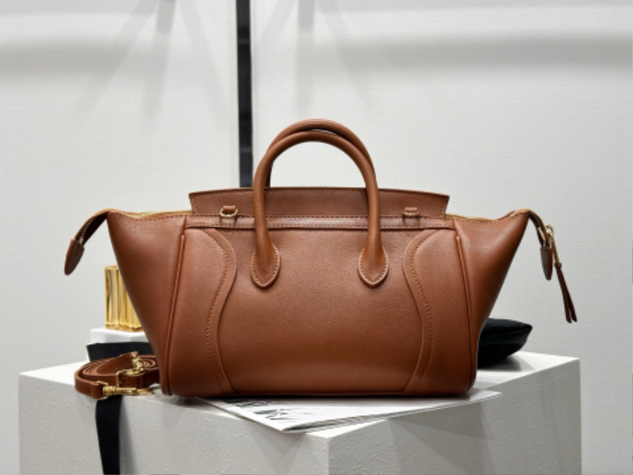 셀린느 스몰 뉴 러기지 서플 샤이니 램스킨 124213 38.511.516.5cm 브라운04.jpg