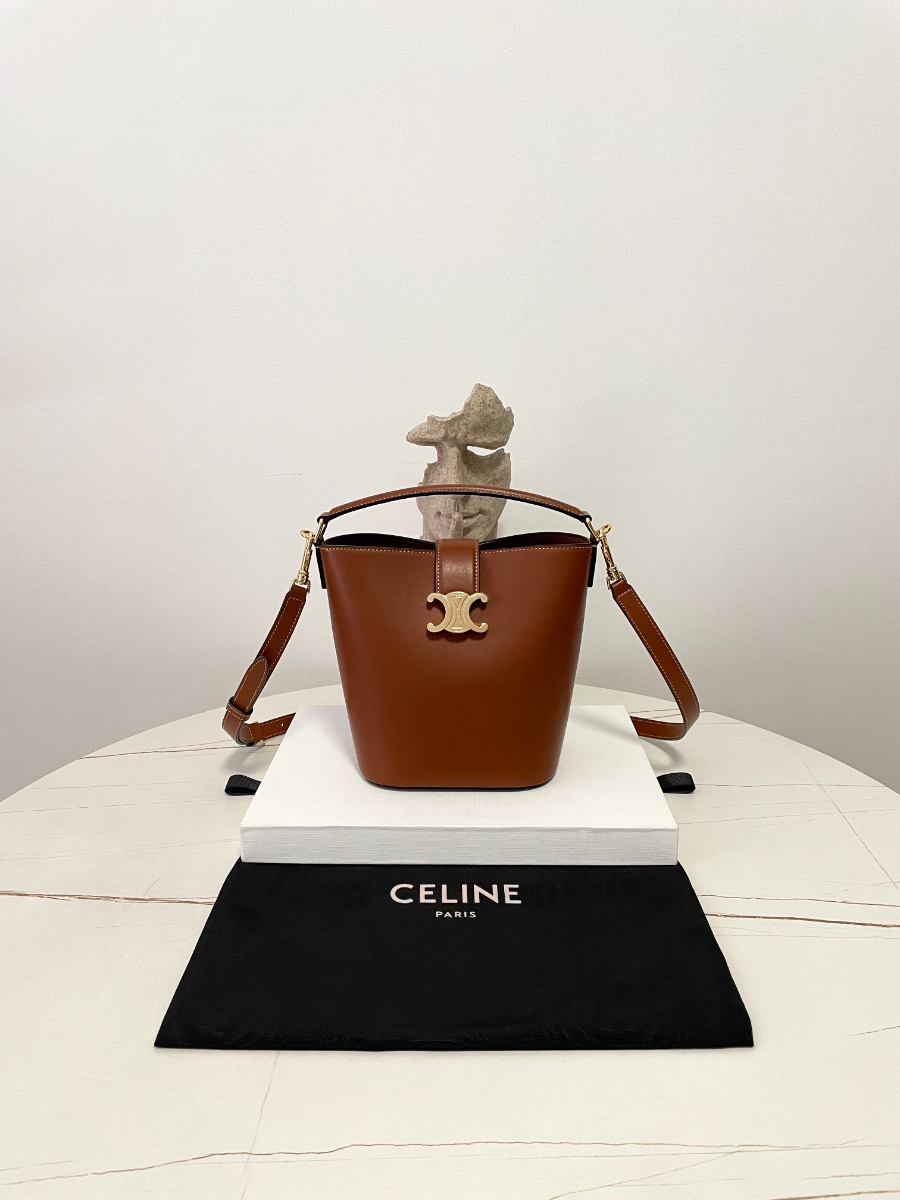 셀린느 스몰 루이즈 백 119173 161912cm 브라운01.jpg