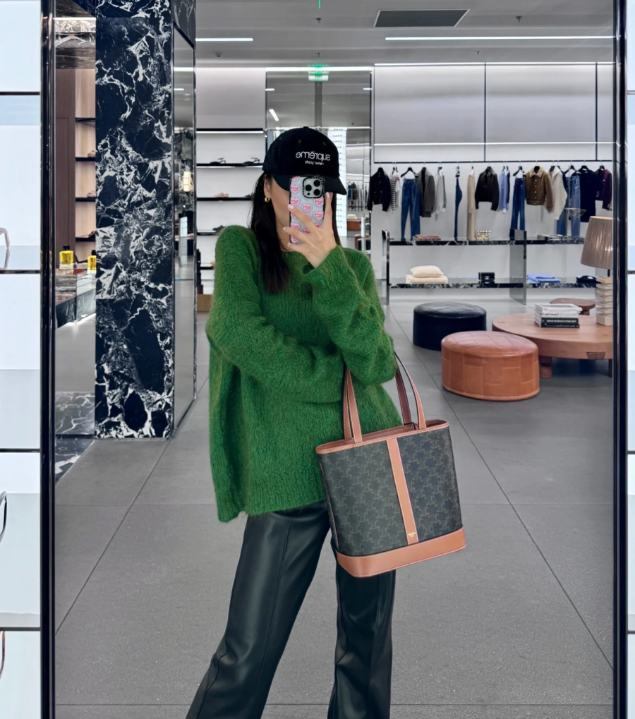 셀린느 스몰 버킷 트리옹프 캔버스 블랙 26.52312cm 11508201.jpg