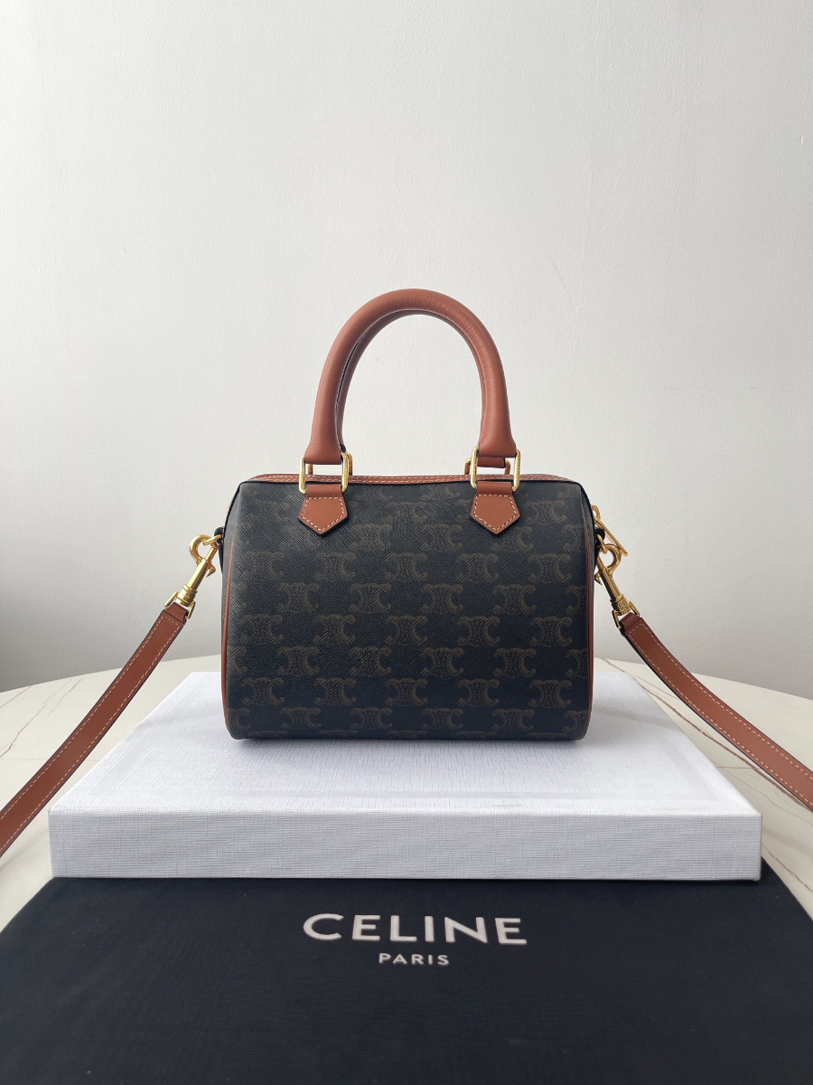 셀린느 스몰 보스턴 트리옹프 캔버스 113772 19.5147cm1.jpg