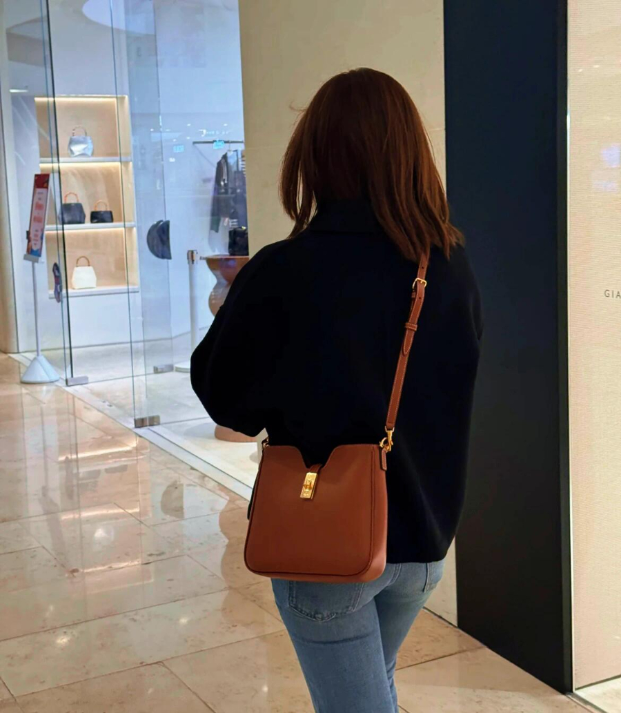 셀린느 스몰 소프트 16 까미유 백 브라운 24.521.55cm01.jpg