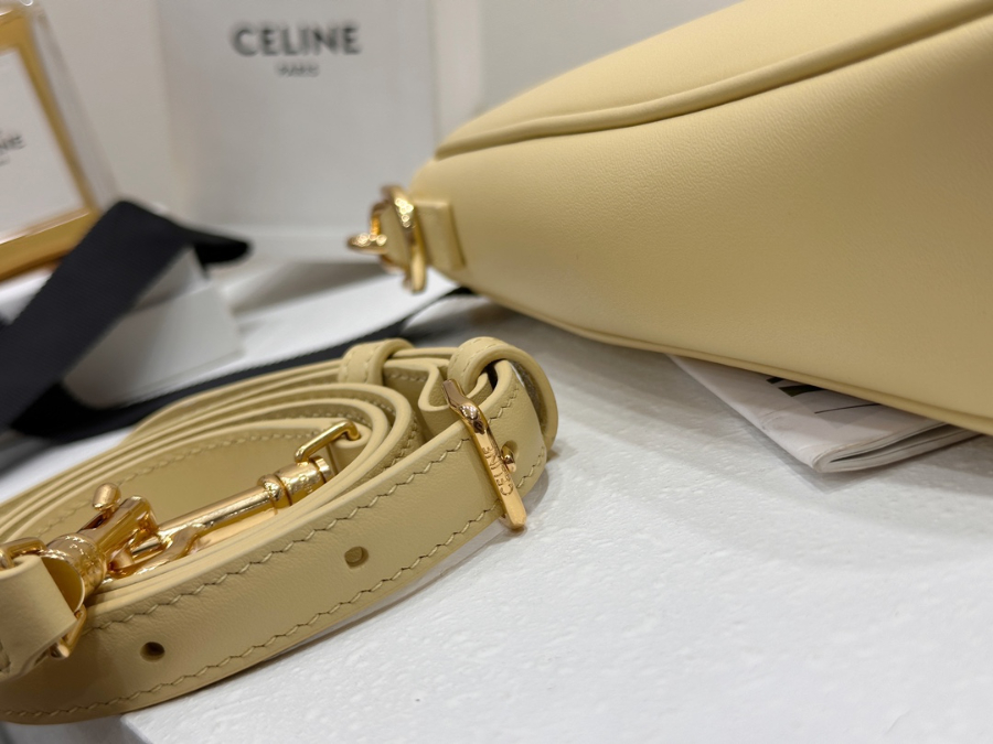 셀린느 스몰 스프트 16 까미유 백 24.521.55cm 120693 라이트 옐로우10.jpg