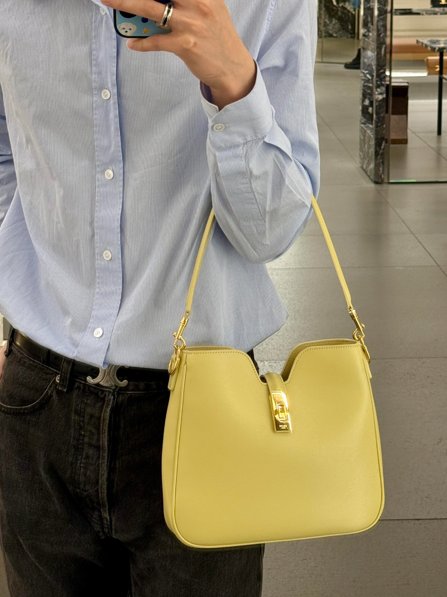 셀린느 스몰 스프트 16 까미유 백 24.521.55cm 120693 라이트 옐로우01.jpg