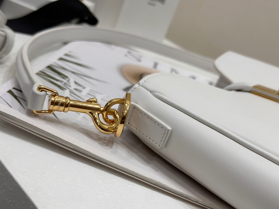 셀린느 스몰 스프트 16 까미유 백 24.521.55cm 120693 화이트09.jpg