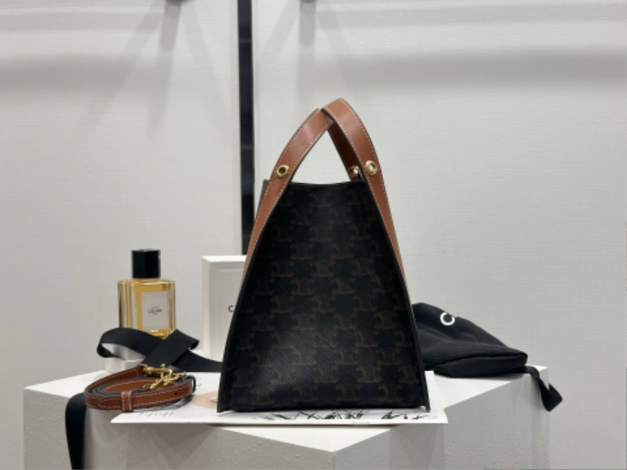 셀린느 스몰 큐브 백 트리옹프 캔버스 내추럴 카프스킨 124182 18.52117cm08.jpg