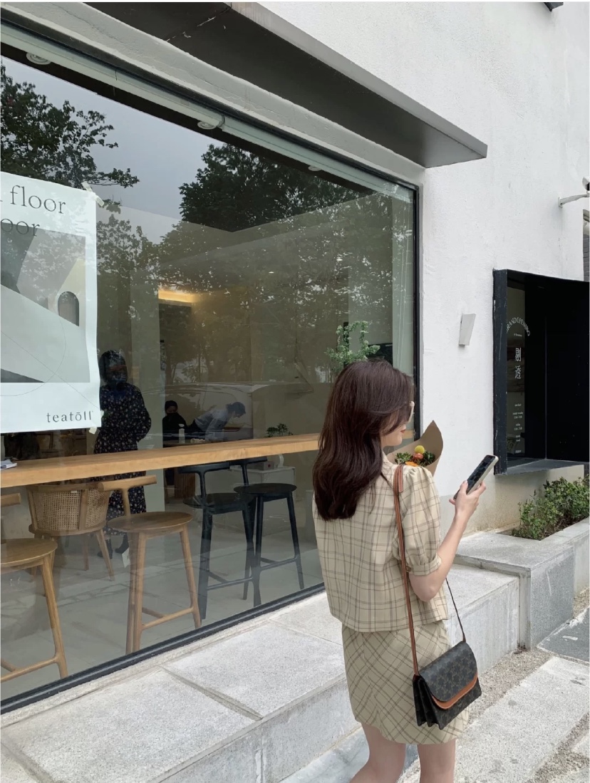 셀린느 스트랩 지갑 트리옹프 캔버스 2011.5cm 10D85201 (1).jpg