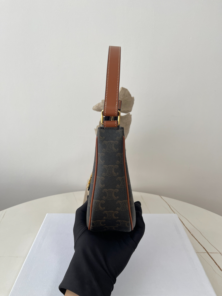 셀린느 아바 트리옹프 백 트리옹프 캔버스 카프스킨 탄 블랙 2313.56cm4.jpg