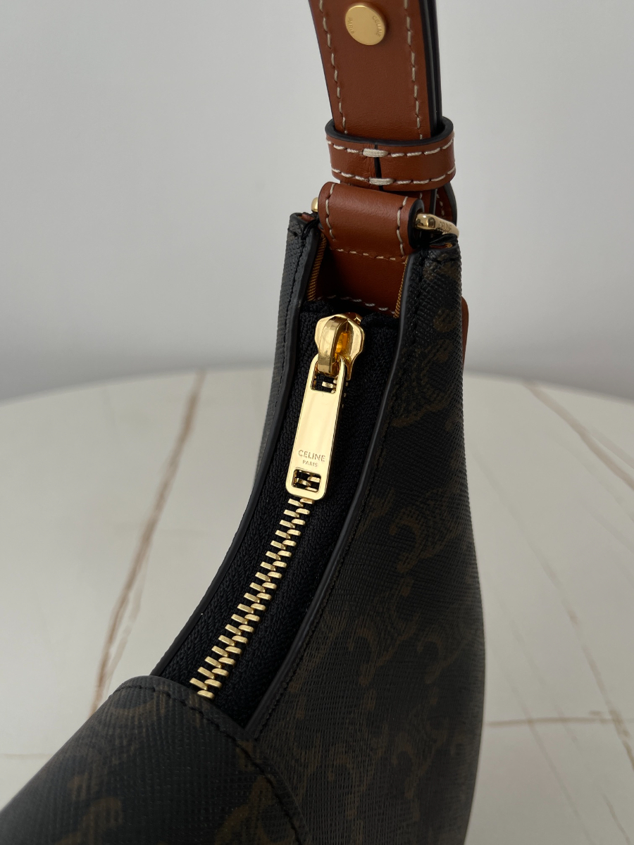 셀린느 아바 트리옹프 백 트리옹프 캔버스 카프스킨 탄 블랙 2313.56cm7.jpg