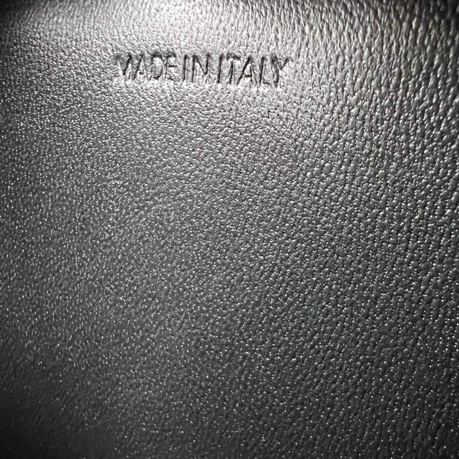 셀린느 에나멜 미디엄 틸리 백 23134cm 115703 블랙9.jpg