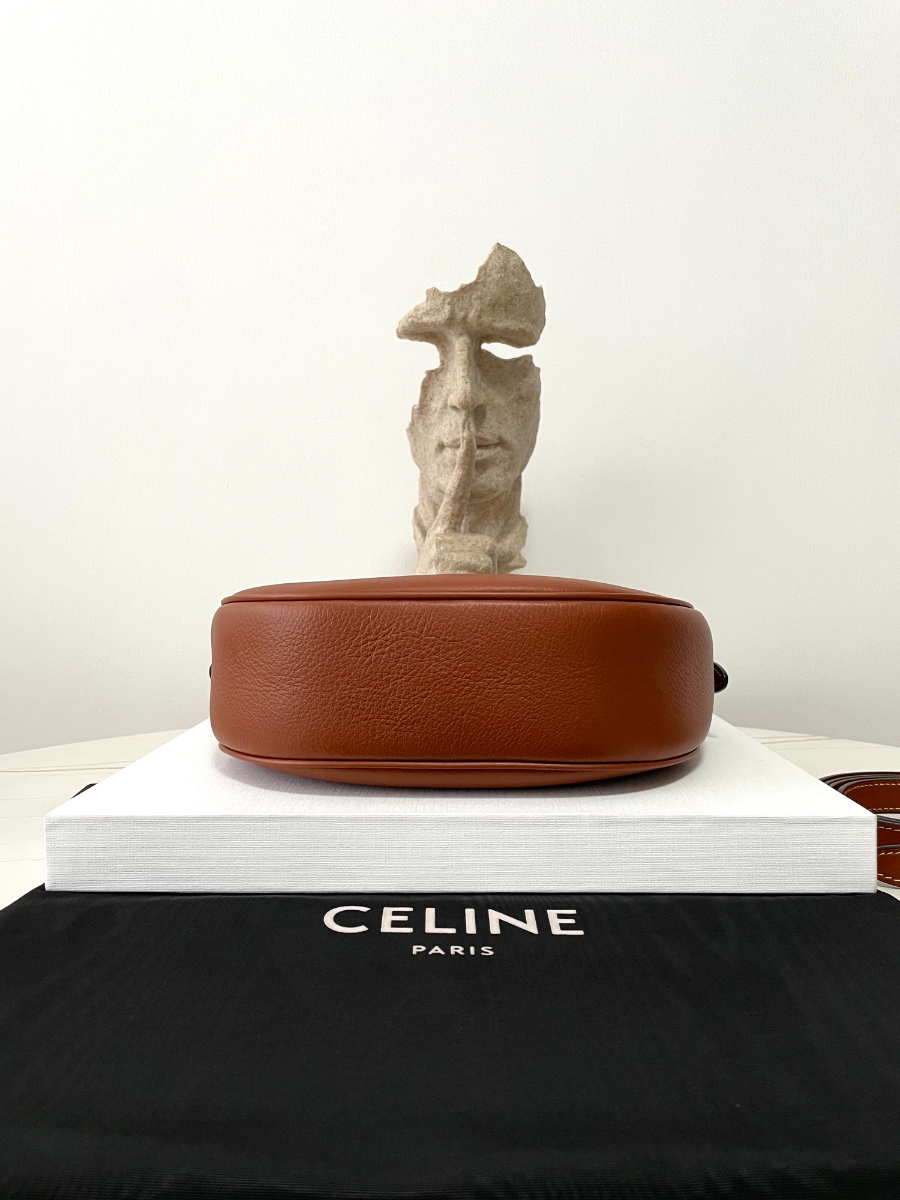 셀린느 엘로이즈 숄더백 117253 24217cm 브라운04.jpg