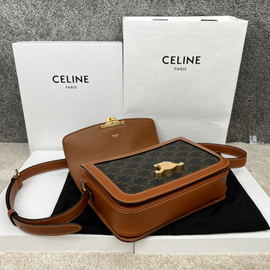 셀린느 캔버스 가죽 골드 로고 프린트 트리옹프백 22.516.57.5cm 1912423.jpg