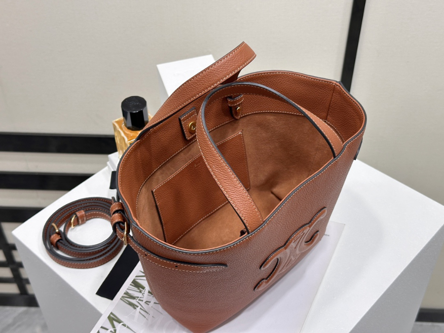 셀린느 퀴르 트리옹프 아나이스 카바스 212010cm 116853 브라운05.jpg