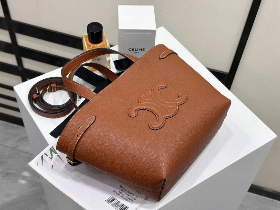 셀린느 퀴르 트리옹프 아나이스 카바스 212010cm 116853 브라운04.jpg