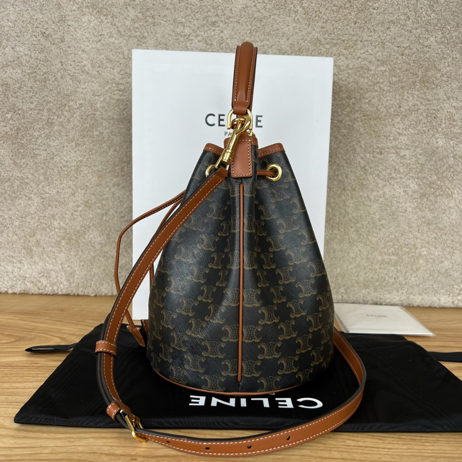 셀린느 클라라 백 트리옹프 캔버스 202420cm 116882 블랙05.jpg