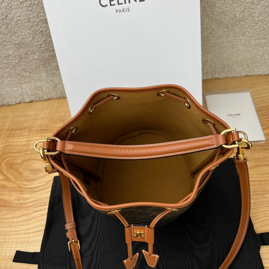 셀린느 클라라 백 트리옹프 캔버스 202420cm 116882 블랙07.jpg