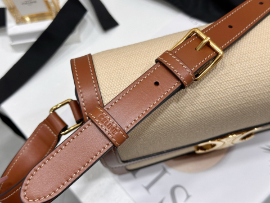 셀린느 클래식 트리옹프 백 텍스타일 카프스킨 22.516.57.5cm 내추럴 탠 19124208.jpg