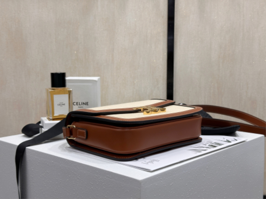 셀린느 클래식 트리옹프 백 텍스타일 카프스킨 22.516.57.5cm 내추럴 탠 19124207.jpg