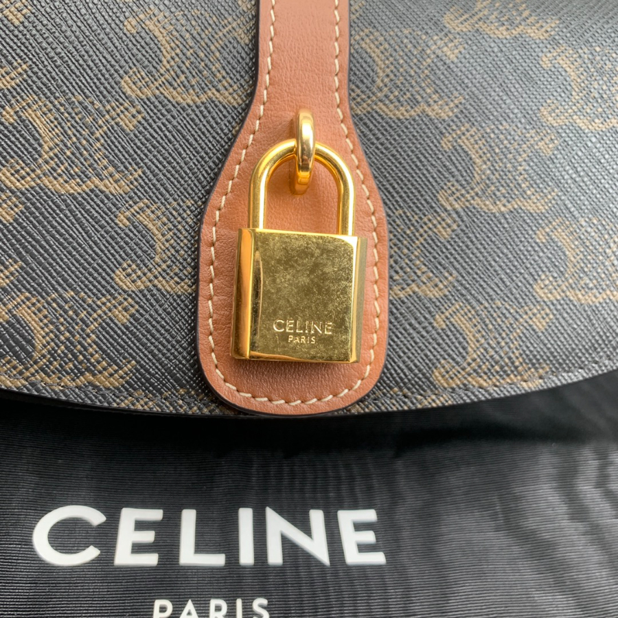 셀린느 타부 스트랩 클러치 트리옹프 캔버스 미니 10I592 1885cm09.jpg