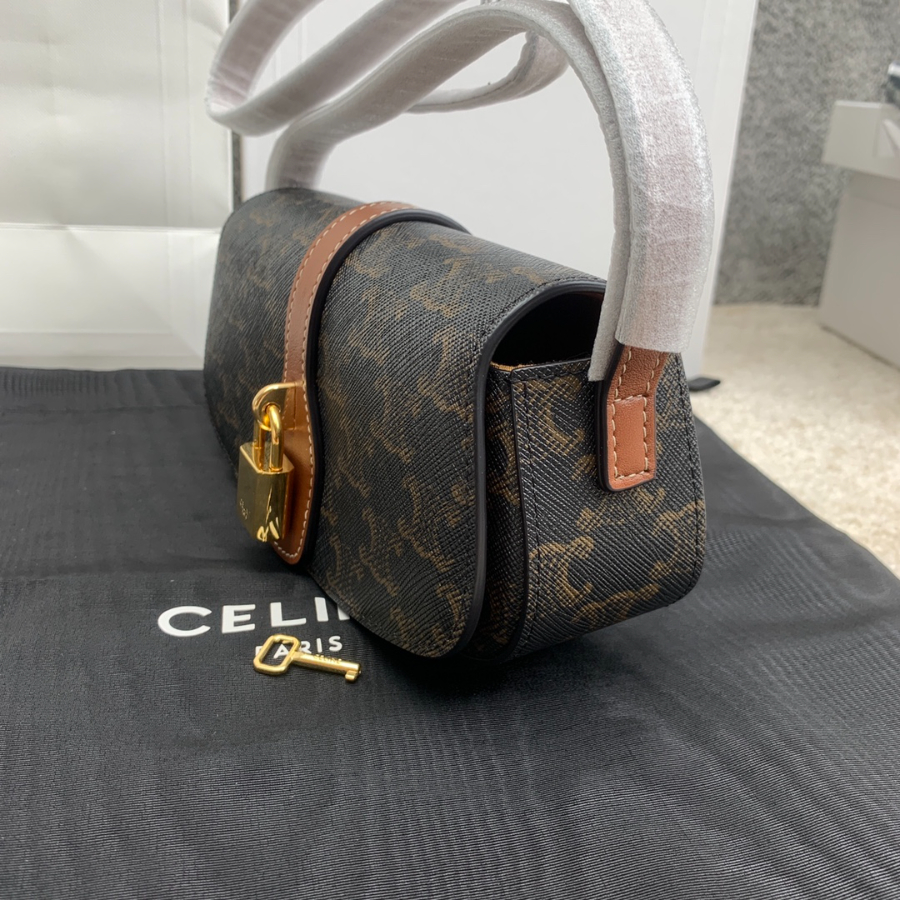 셀린느 타부 스트랩 클러치 트리옹프 캔버스 미니 10I592 1885cm06.jpg