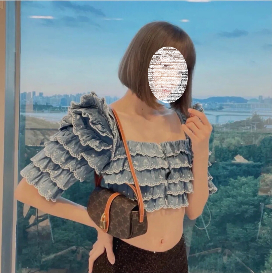 셀린느 타부 스트랩 클러치 트리옹프 캔버스 미니 10I592 1885cm01.jpg